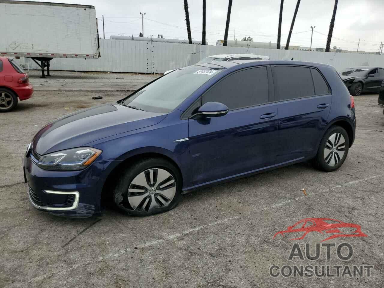 VOLKSWAGEN GOLF 2018 - WVWPR7AU8JW907527