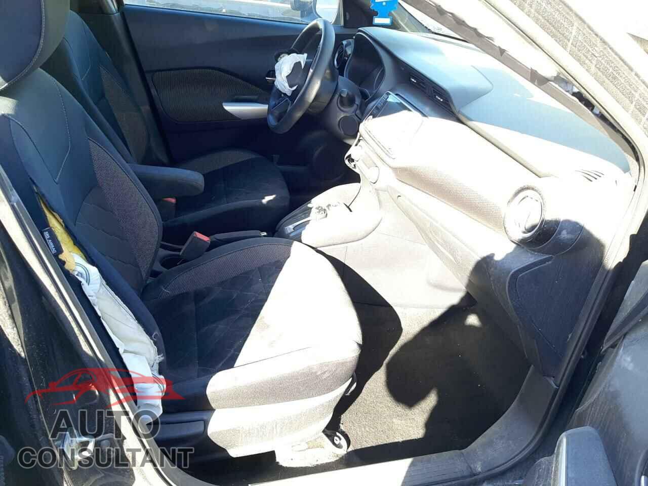 NISSAN KICKS 2019 - 3N1CP5CU3KL538141