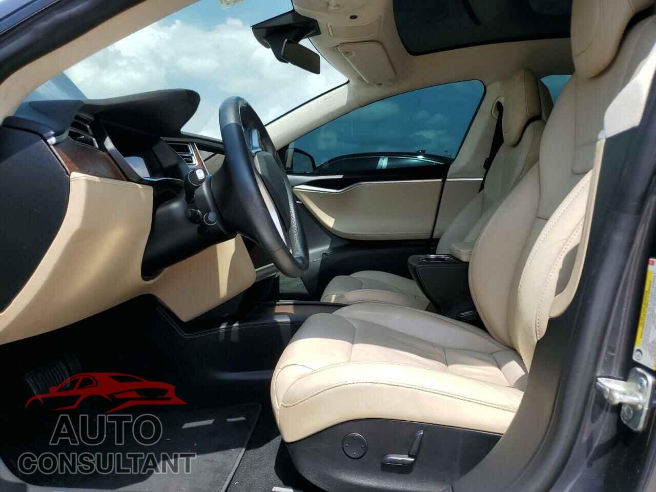 TESLA MODEL S 2017 - 5YJSA1E12HF197215