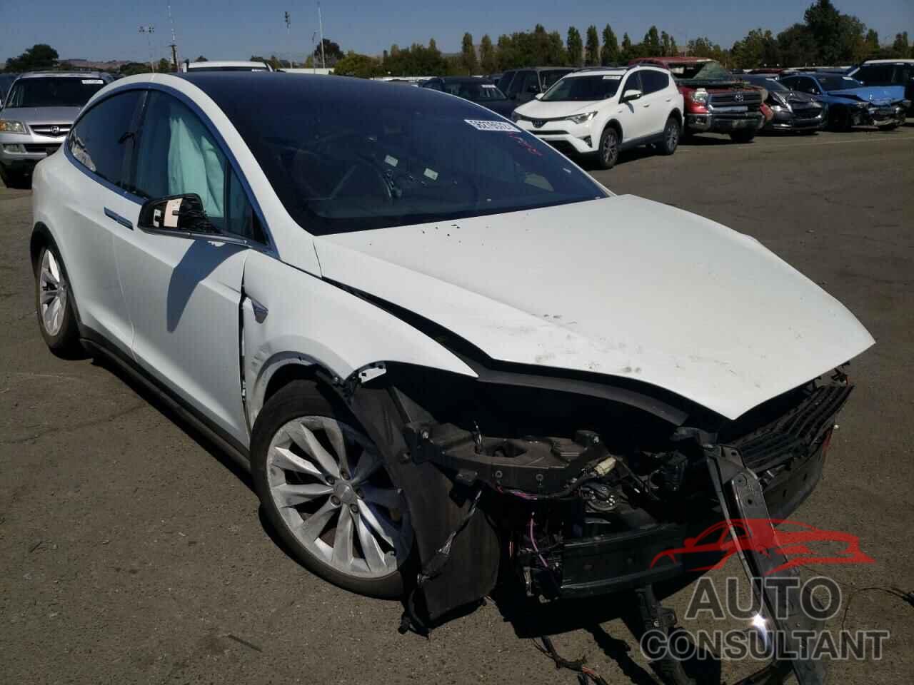 TESLA MODEL X 2018 - 5YJXCAE23JF092214