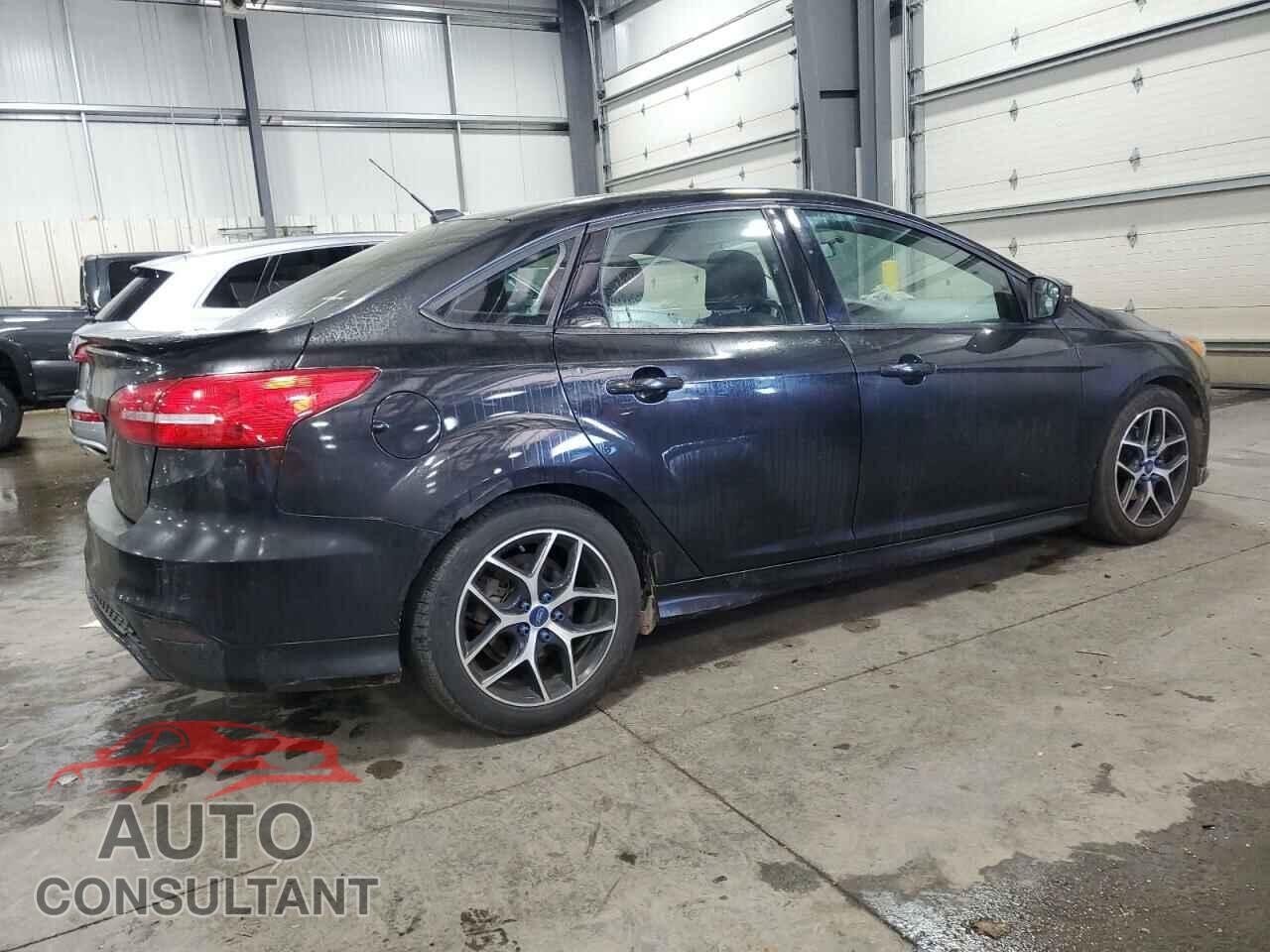 FORD FOCUS 2015 - 1FADP3F26FL220649