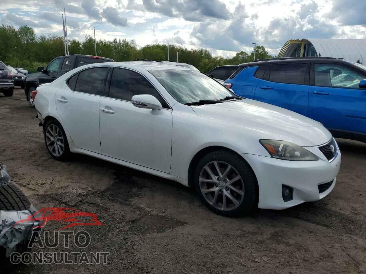 LEXUS IS 2011 - JTHCF5C28B5047108