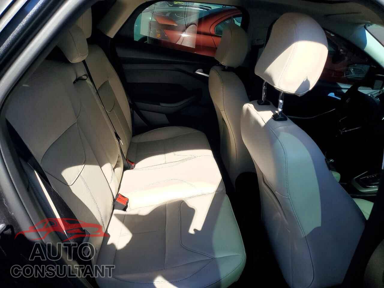 FORD FOCUS 2017 - 1FADP3N29HL227860