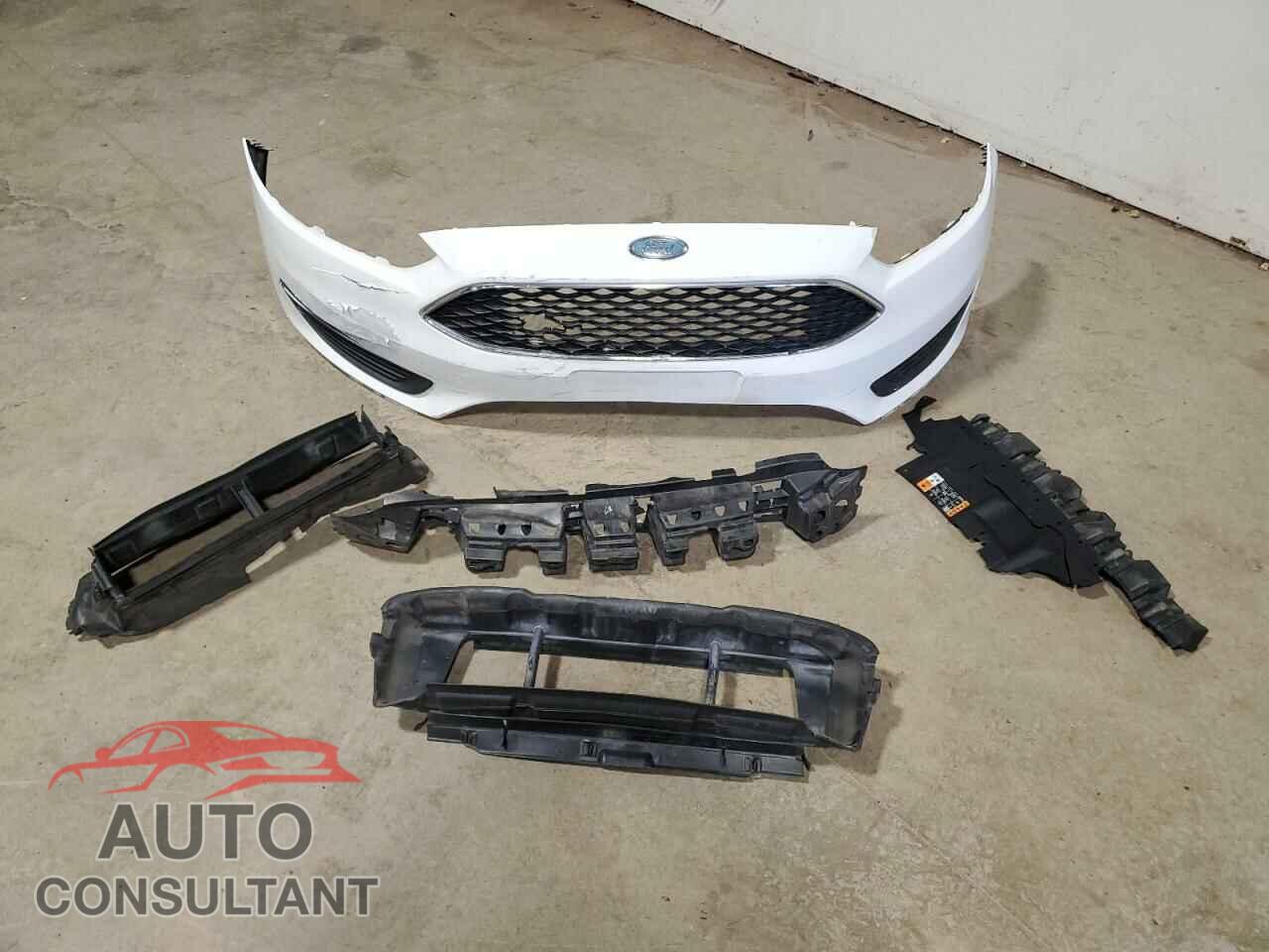 FORD FOCUS 2018 - 1FADP3F24JL220612