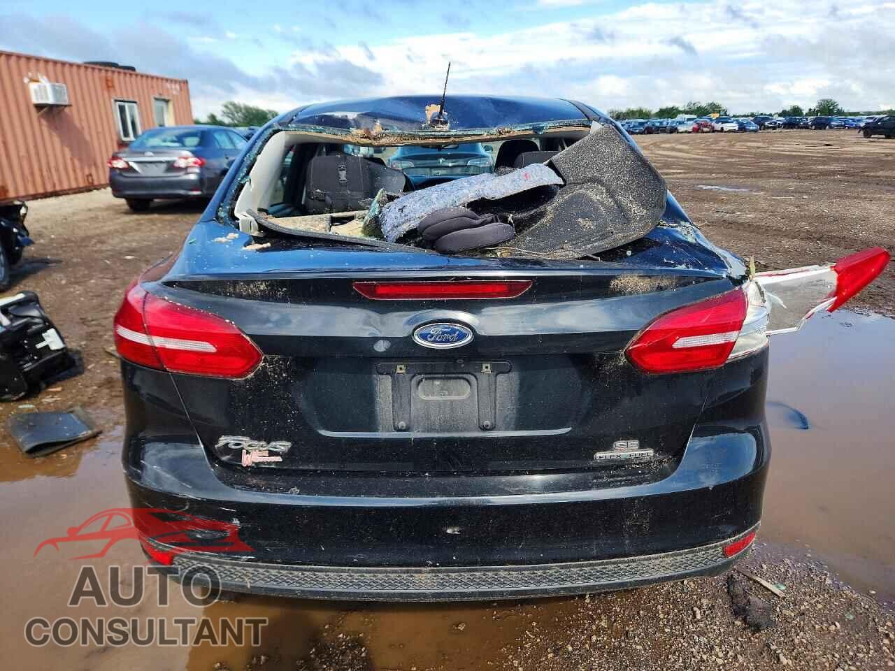 FORD FOCUS 2015 - 1FADP3F24FL233996