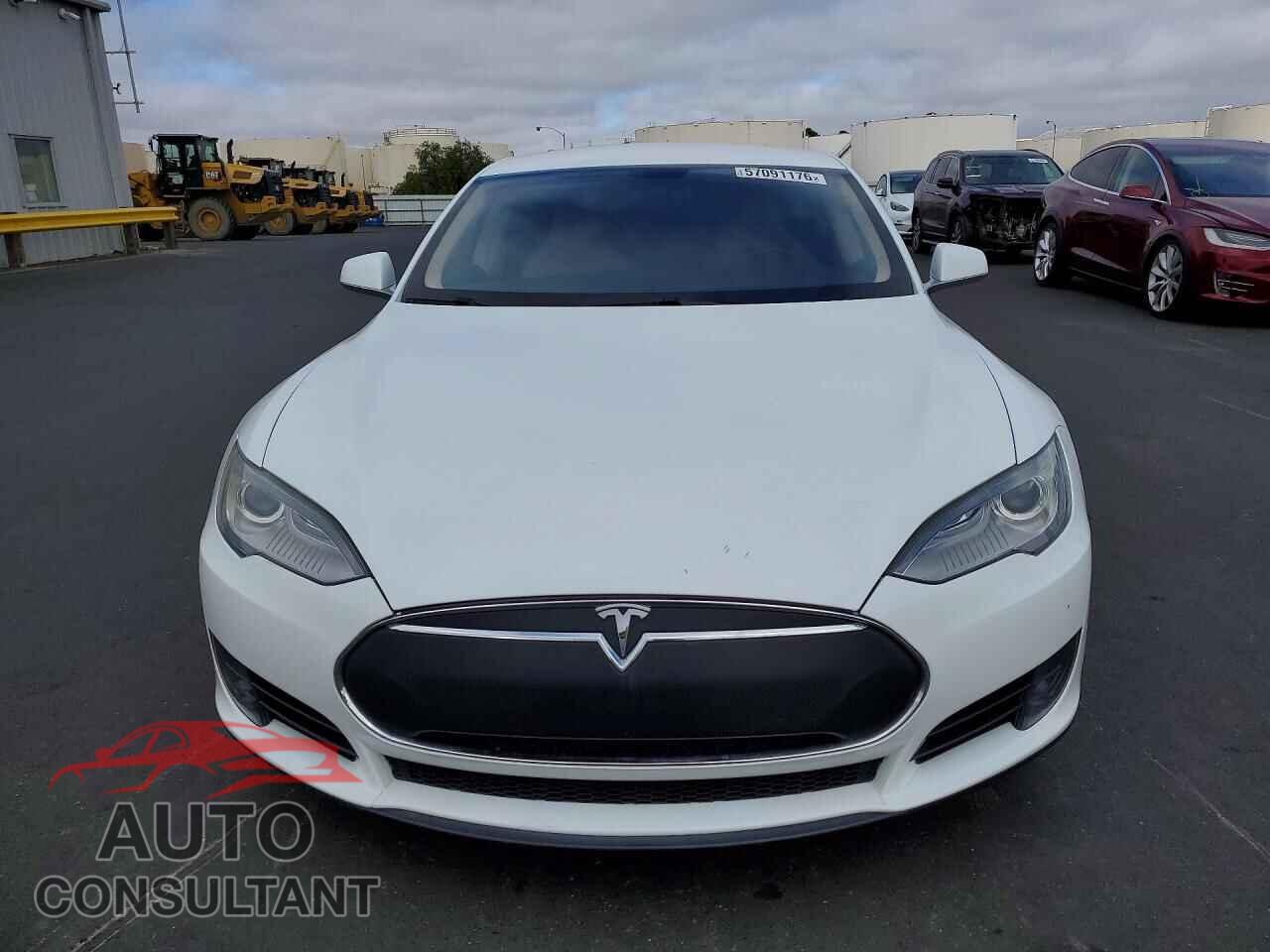 TESLA MODEL S 2013 - 5YJSA1DN0DFP05907