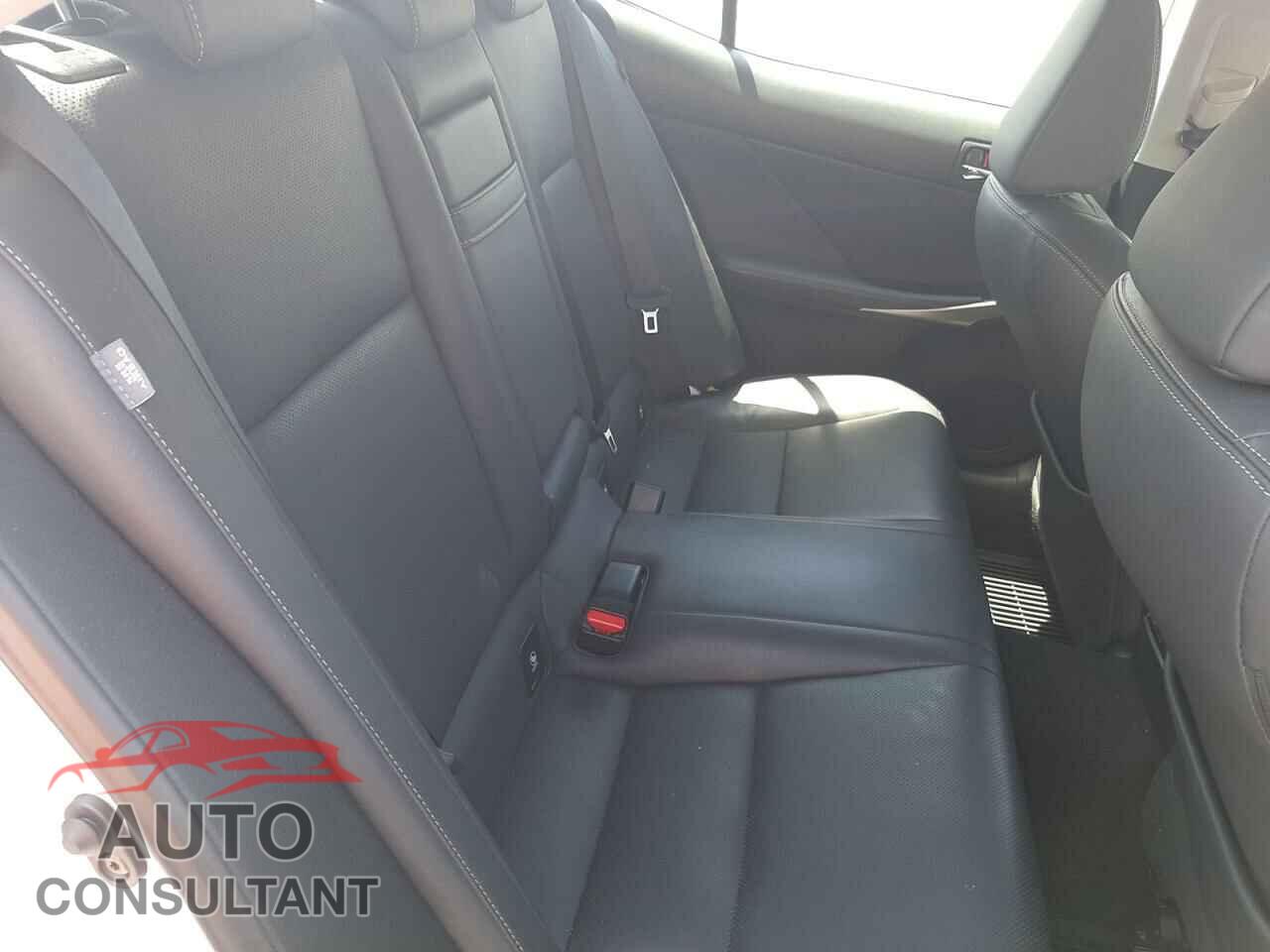 LEXUS IS 2016 - JTHBA1D25G5017444