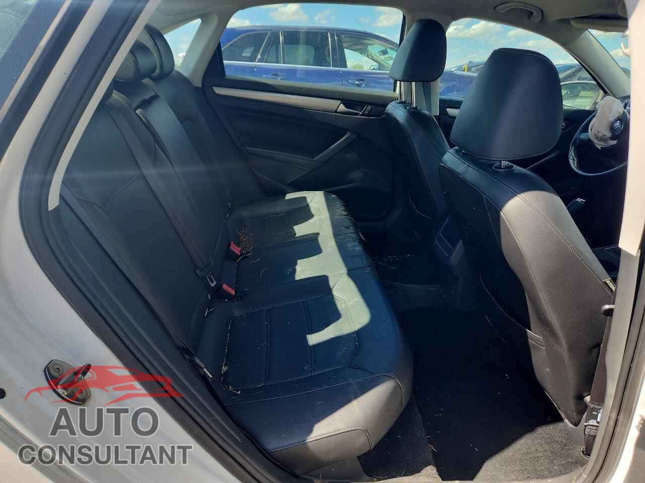 VOLKSWAGEN PASSAT 2014 - 1VWAT7A3XEC030929