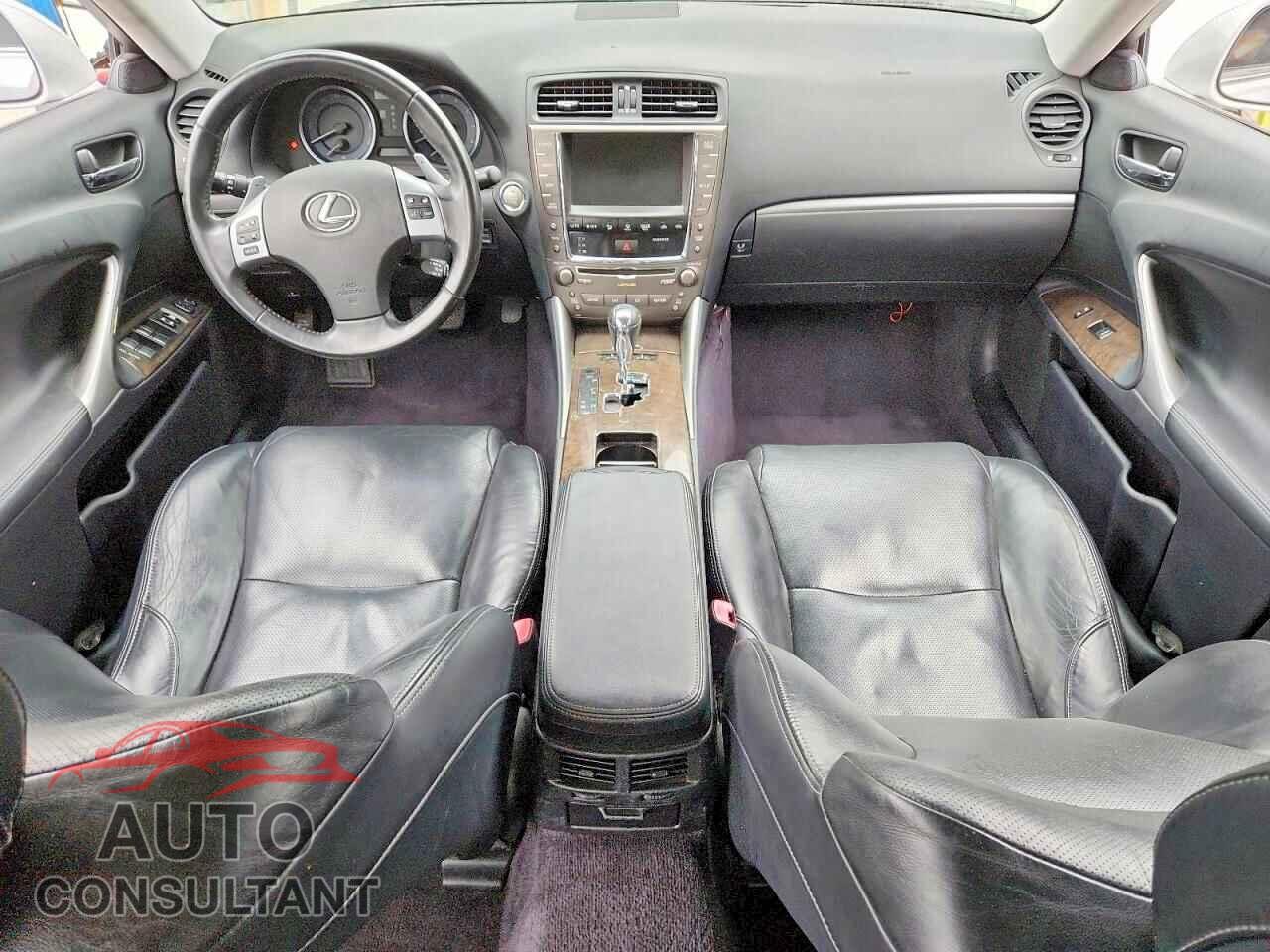 LEXUS IS 2011 - JTHBF5C23B5129257