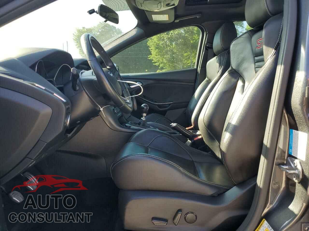 FORD FOCUS 2017 - 1FADP3L95HL336414