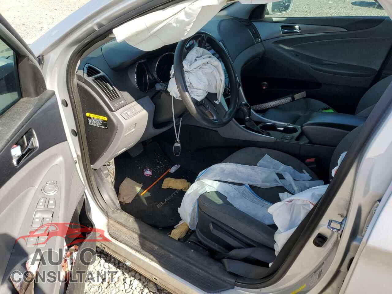 HYUNDAI SONATA 2013 - KMHEC4A48DA078575