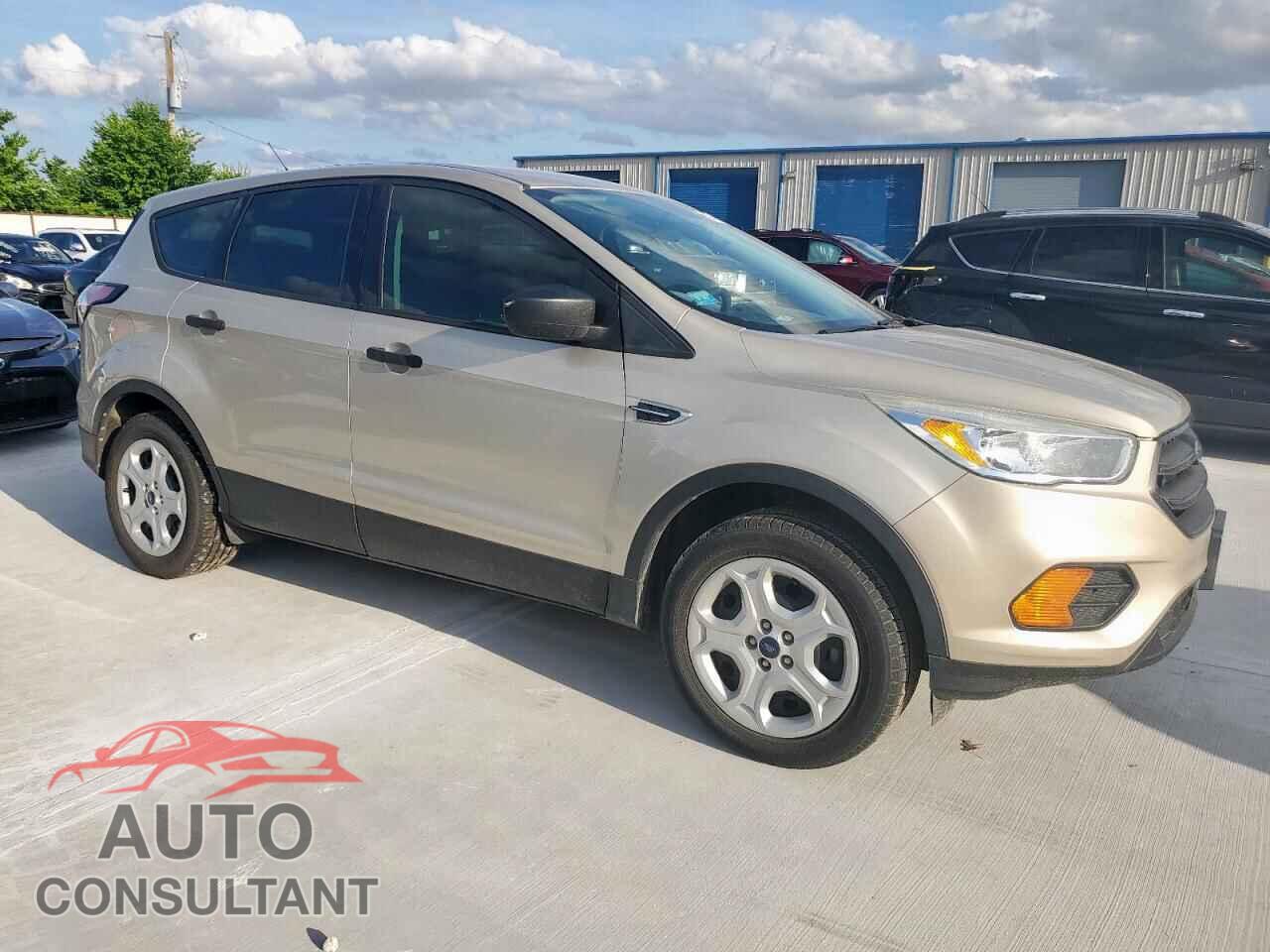 FORD ESCAPE 2017 - 1FMCU0F79HUC49256