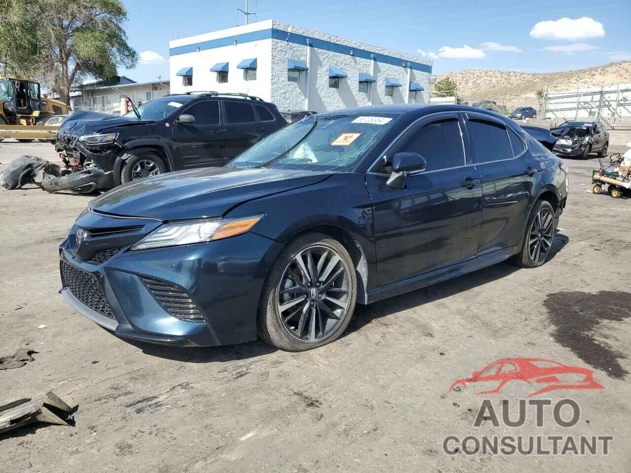 TOYOTA CAMRY 2018 - 4T1B61HK8JU640191