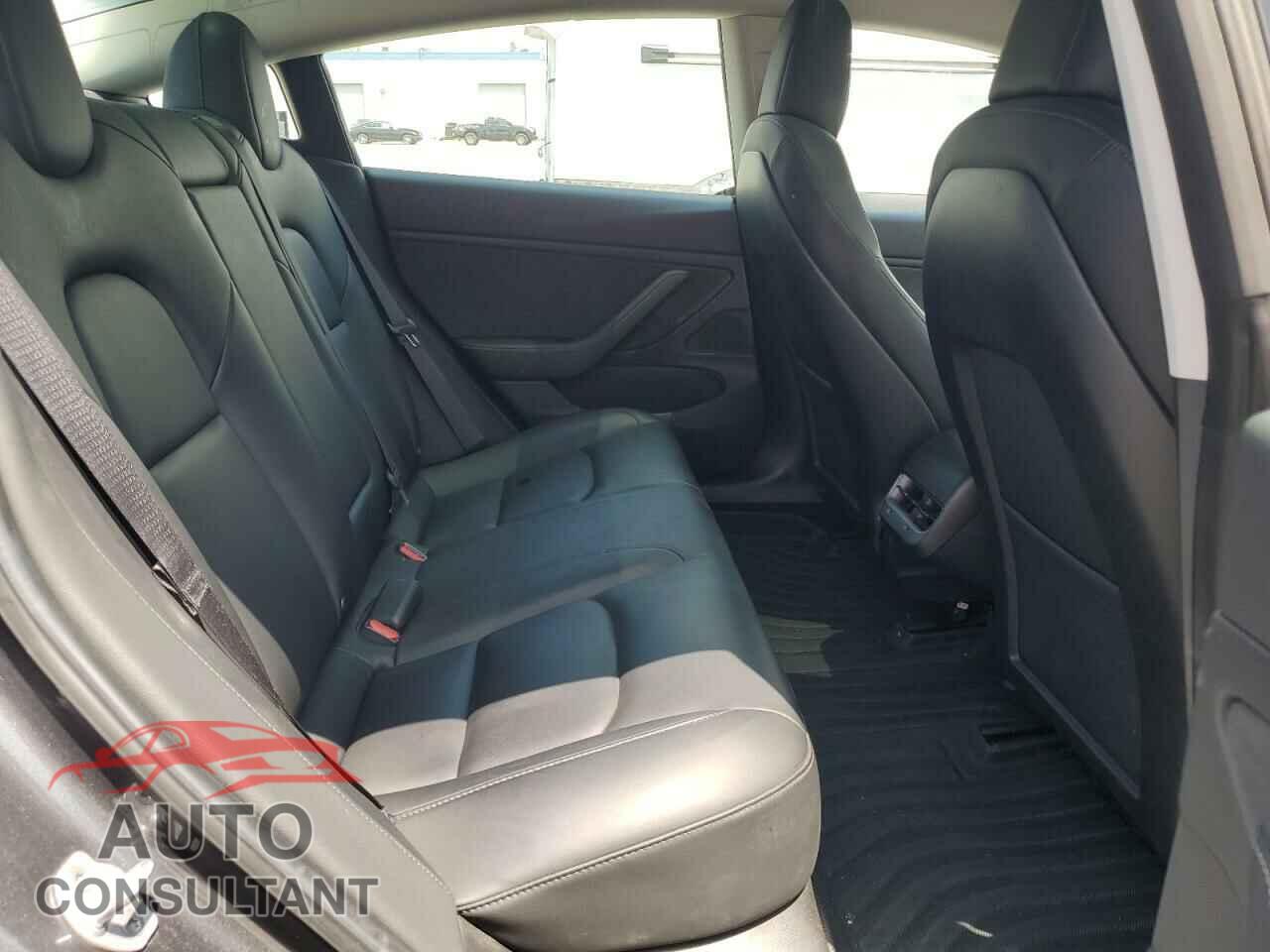 TESLA MODEL 3 2019 - 5YJ3E1EA5KF298832