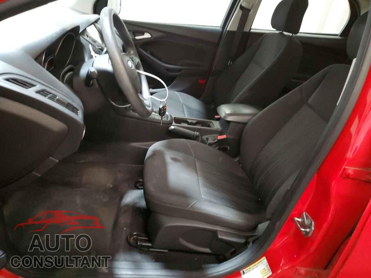 FORD FOCUS 2015 - 1FADP3F20FL205273