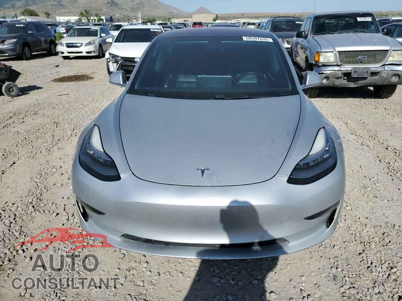 TESLA MODEL 3 2018 - 5YJ3E1EA5JF007955