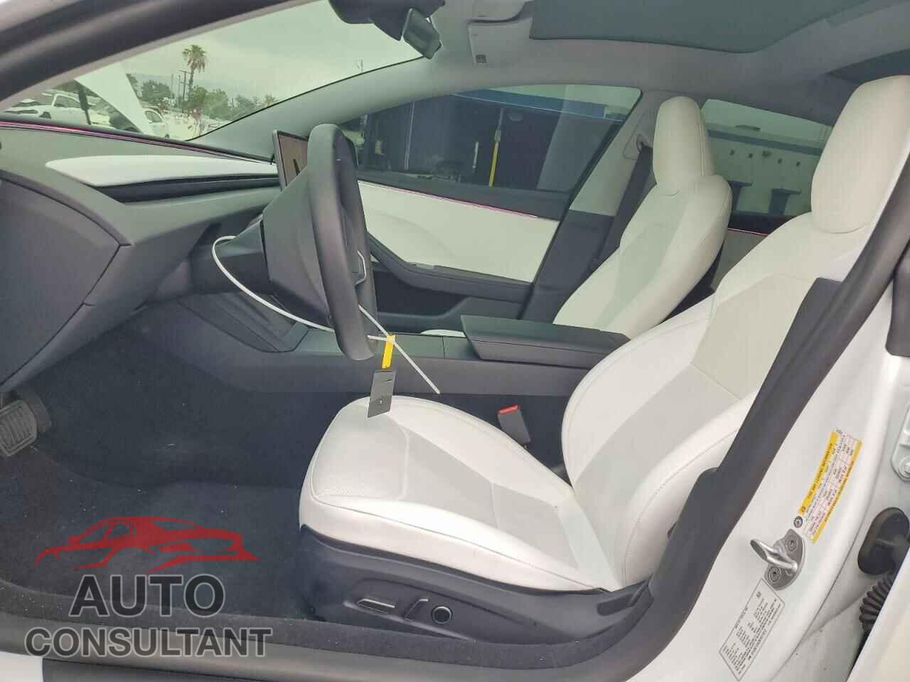 TESLA MODEL 3 2025 - 5YJ3E1EA2SF077012