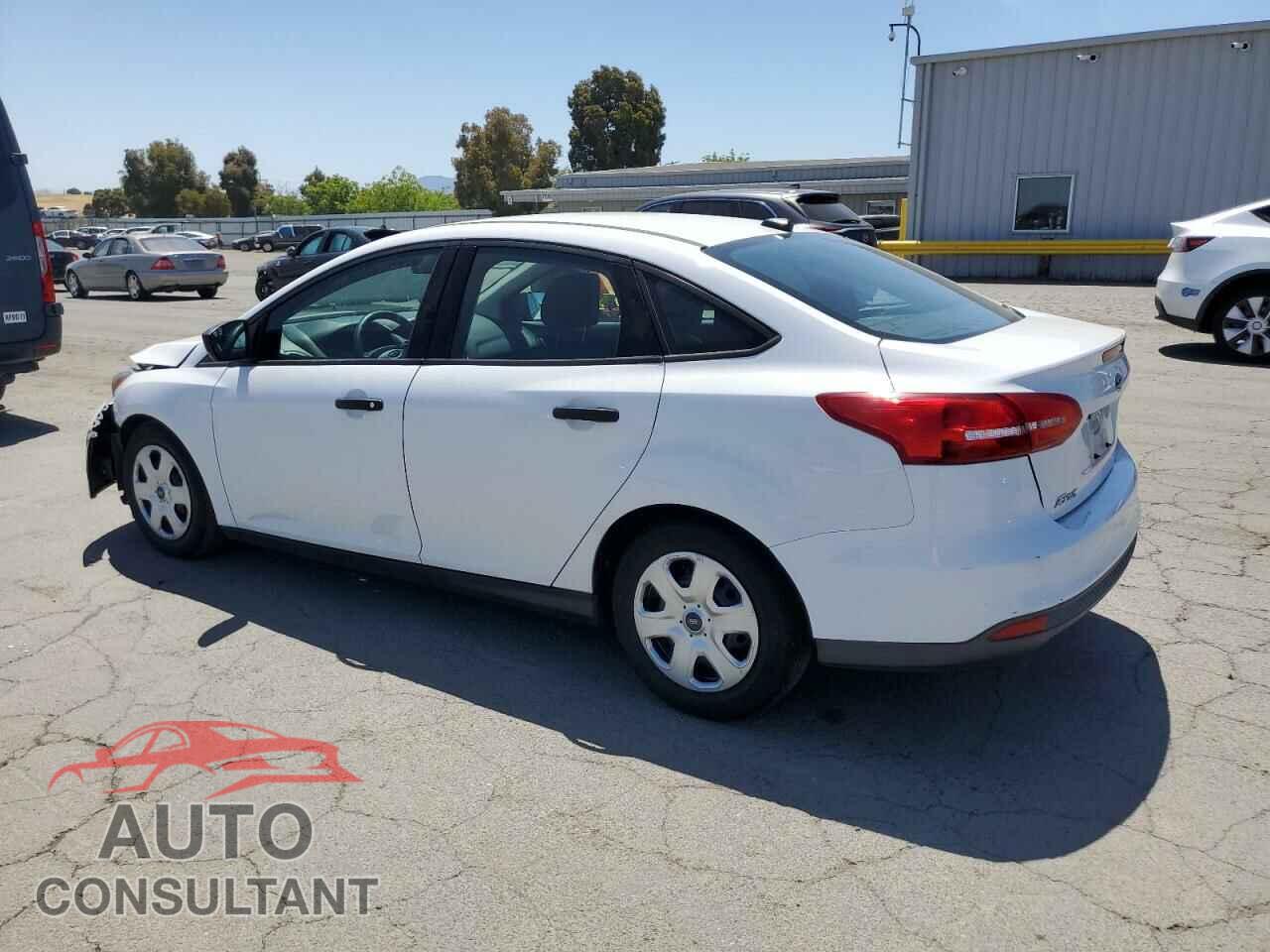 FORD FOCUS 2015 - 1FADP3E26FL306643