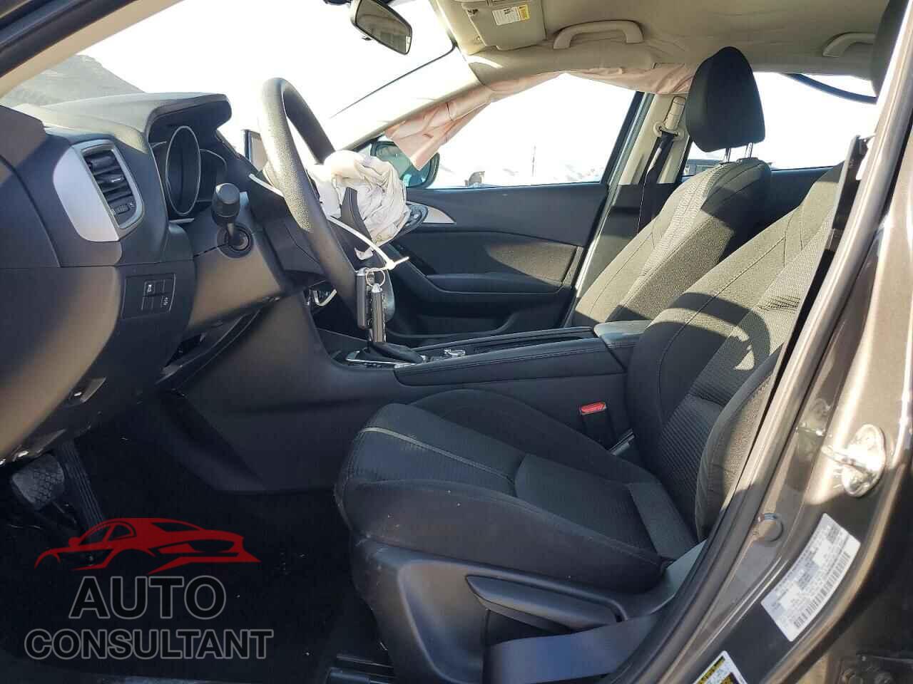 MAZDA 3 2017 - 3MZBN1U73HM101952
