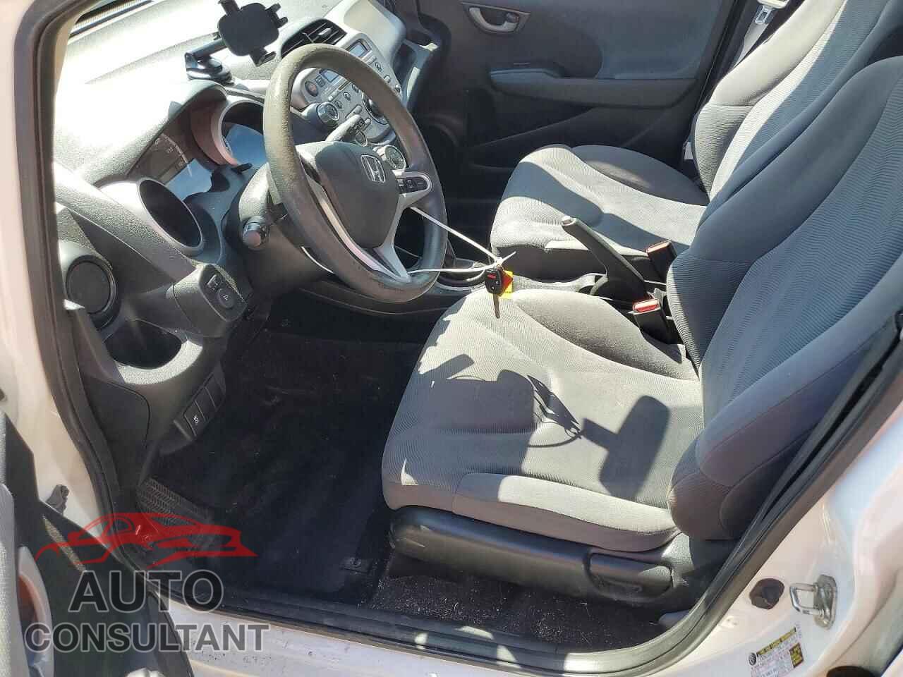 HONDA FIT 2013 - JHMGE8G38DC031837
