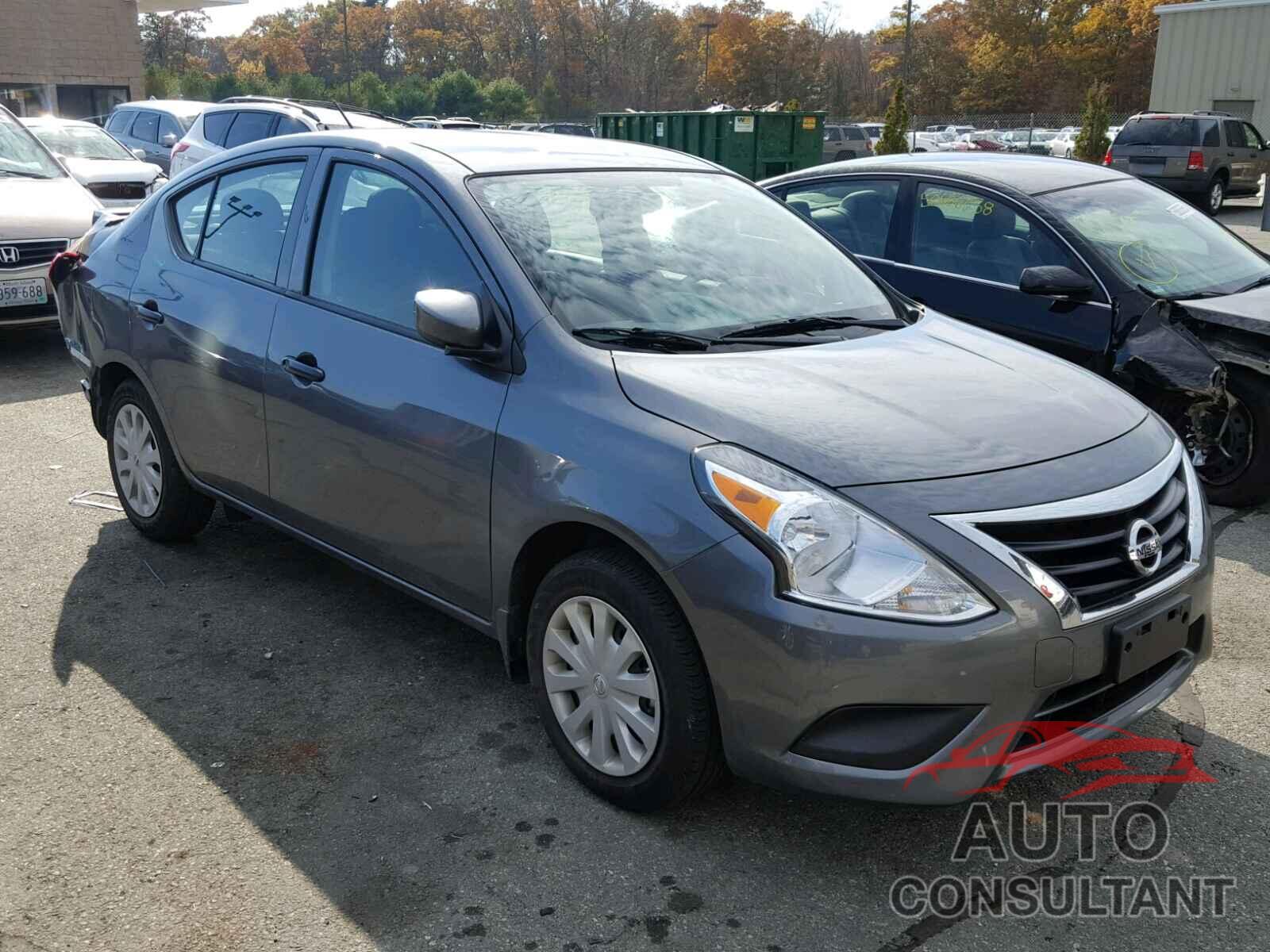 NISSAN VERSA 2018 - 3N1CN7AP0JL820069