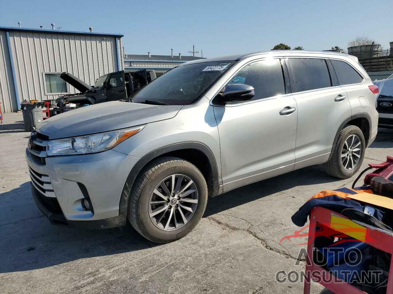 TOYOTA HIGHLANDER 2017 - 5TDKZRFH1HS518157