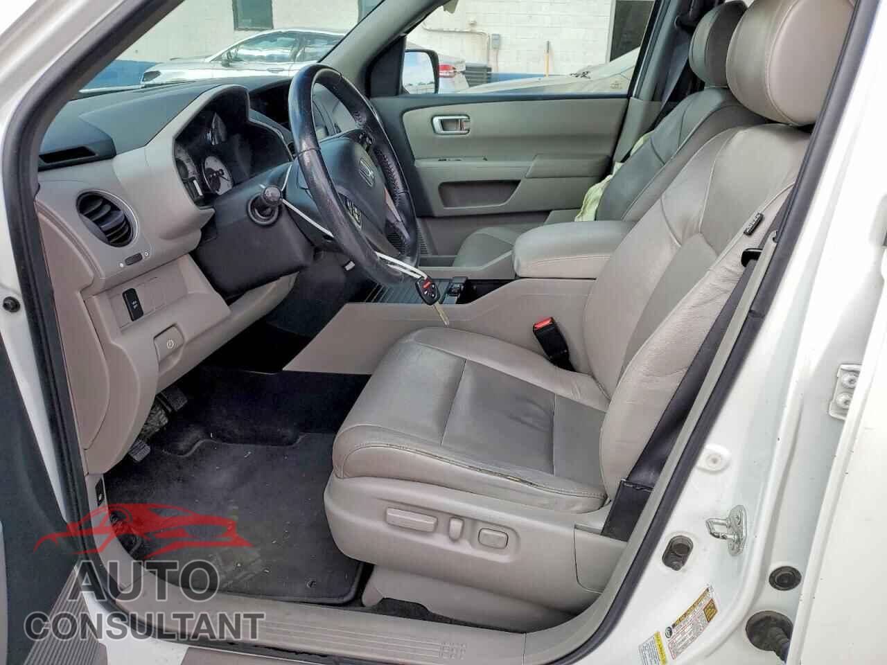 HONDA PILOT 2011 - 5FNYF4H58BB018002