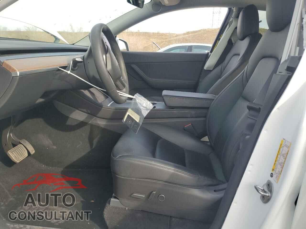 TESLA MODEL Y 2021 - 5YJYGDEEXMF299515