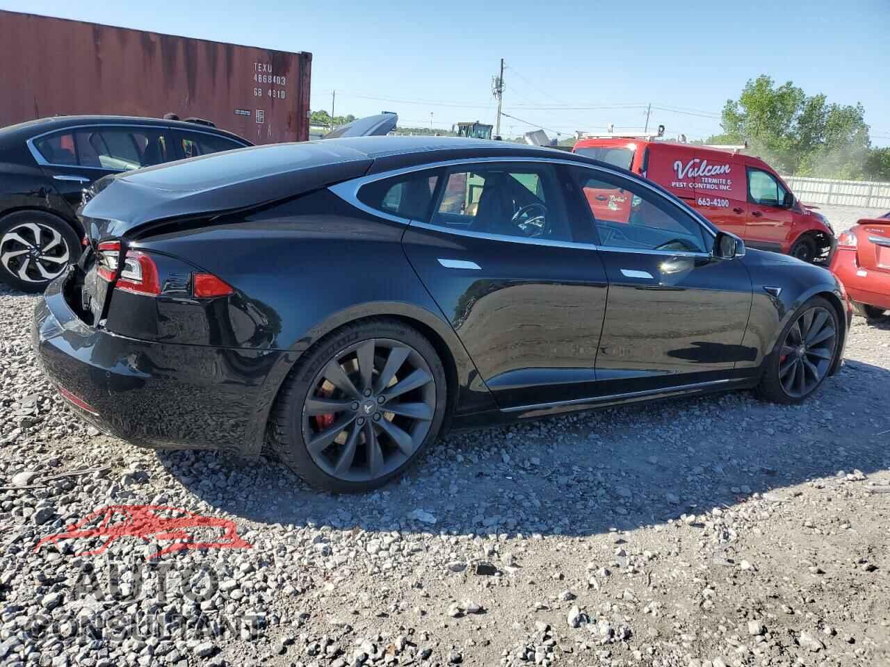 TESLA MODEL S 2017 - 5YJSA1E44HF200142