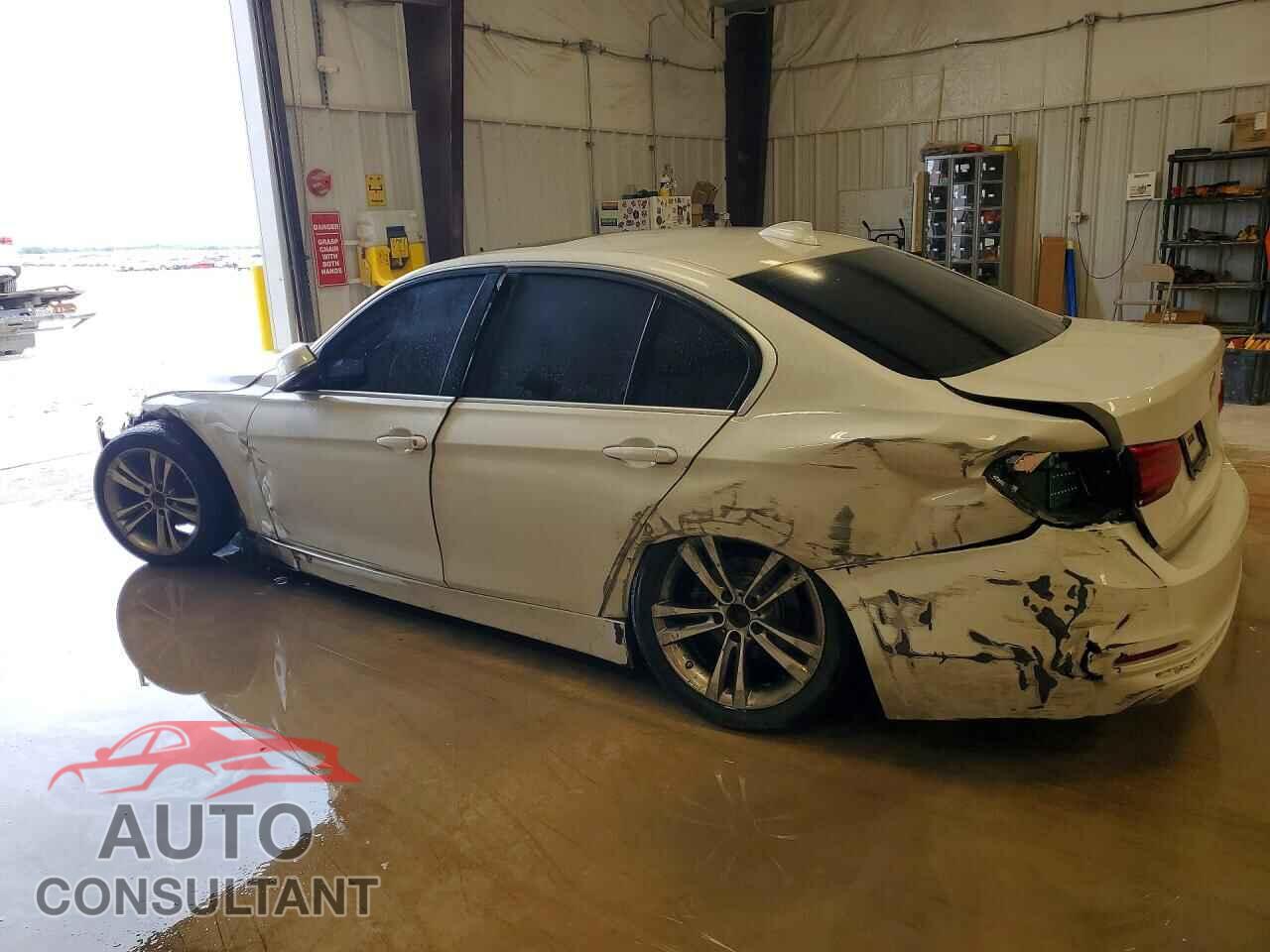 BMW 3 SERIES 2018 - WBA8B9C51JEE82667