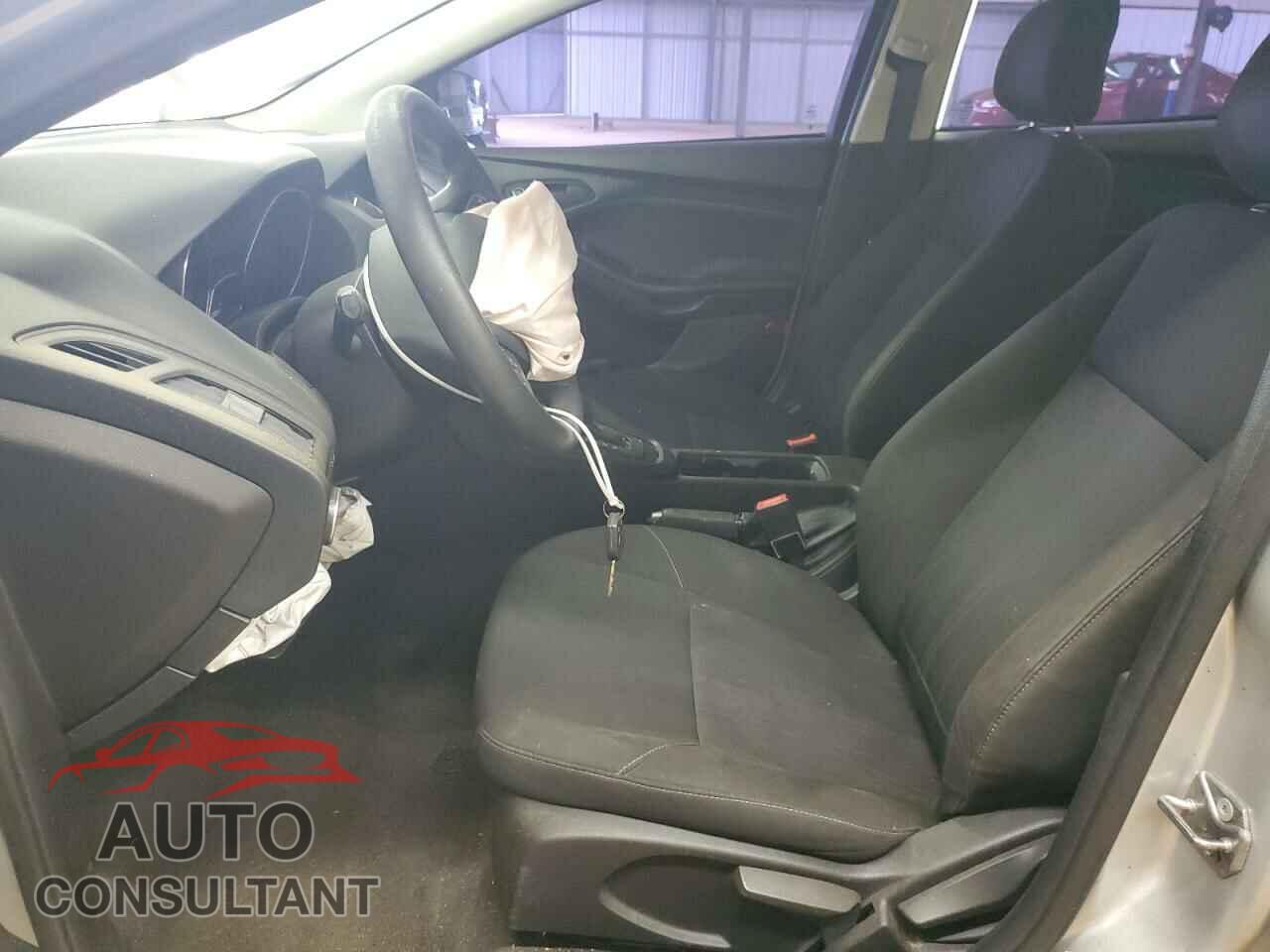 FORD FOCUS 2018 - 1FADP3E23JL265008