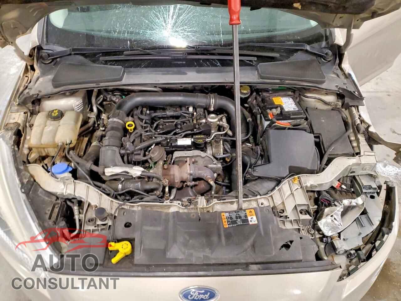 FORD FOCUS 2015 - 1FADP3FE8FL357733
