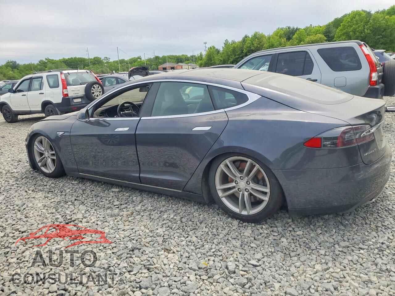 TESLA MODEL S 2015 - 5YJSA1E27FF116845