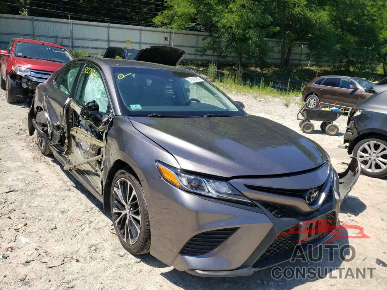 TOYOTA CAMRY 2018 - 4T1B11HK0JU029604