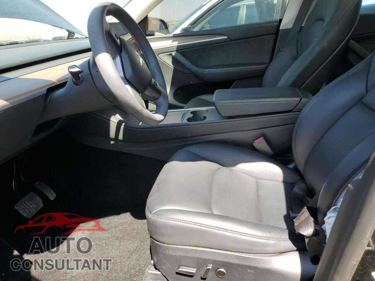 TESLA MODEL Y 2023 - 7SAYGDEE5PF850358