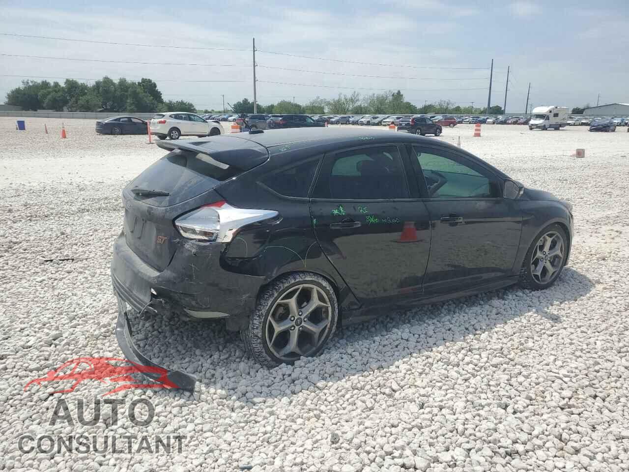 FORD FOCUS 2018 - 1FADP3L98JL216595