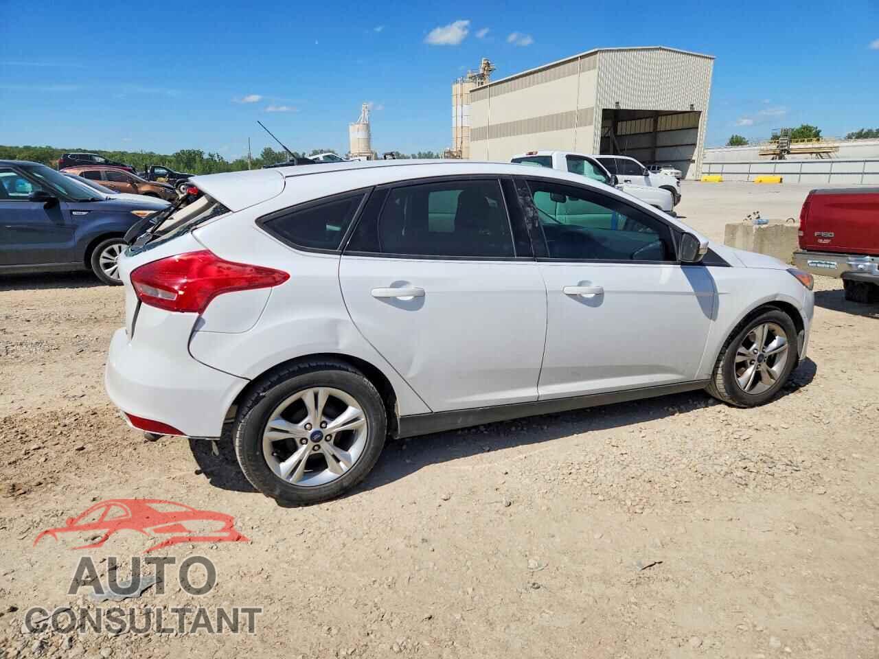 FORD FOCUS 2017 - 1FADP3K24HL249852