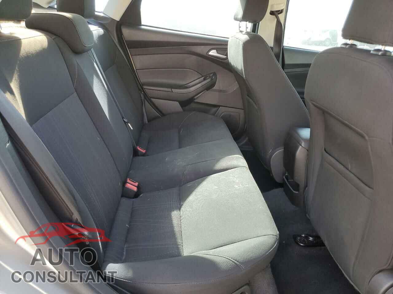 FORD FOCUS 2016 - 1FADP3F24GL373838
