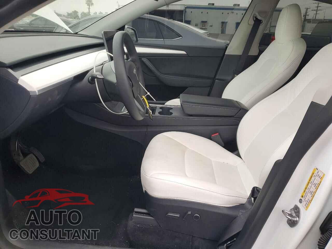 TESLA MODEL Y 2025 - 7SAYGDED0SF242568