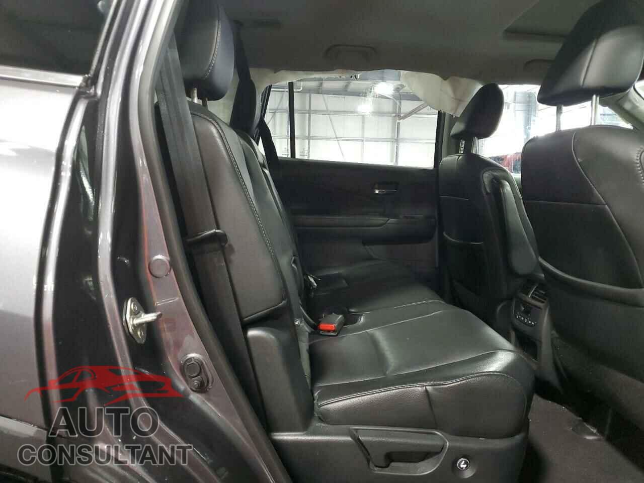 HONDA PILOT 2018 - 5FNYF6H58JB027955