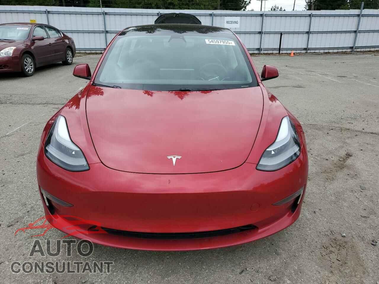 TESLA MODEL 3 2021 - 5YJ3E1EB0MF055411