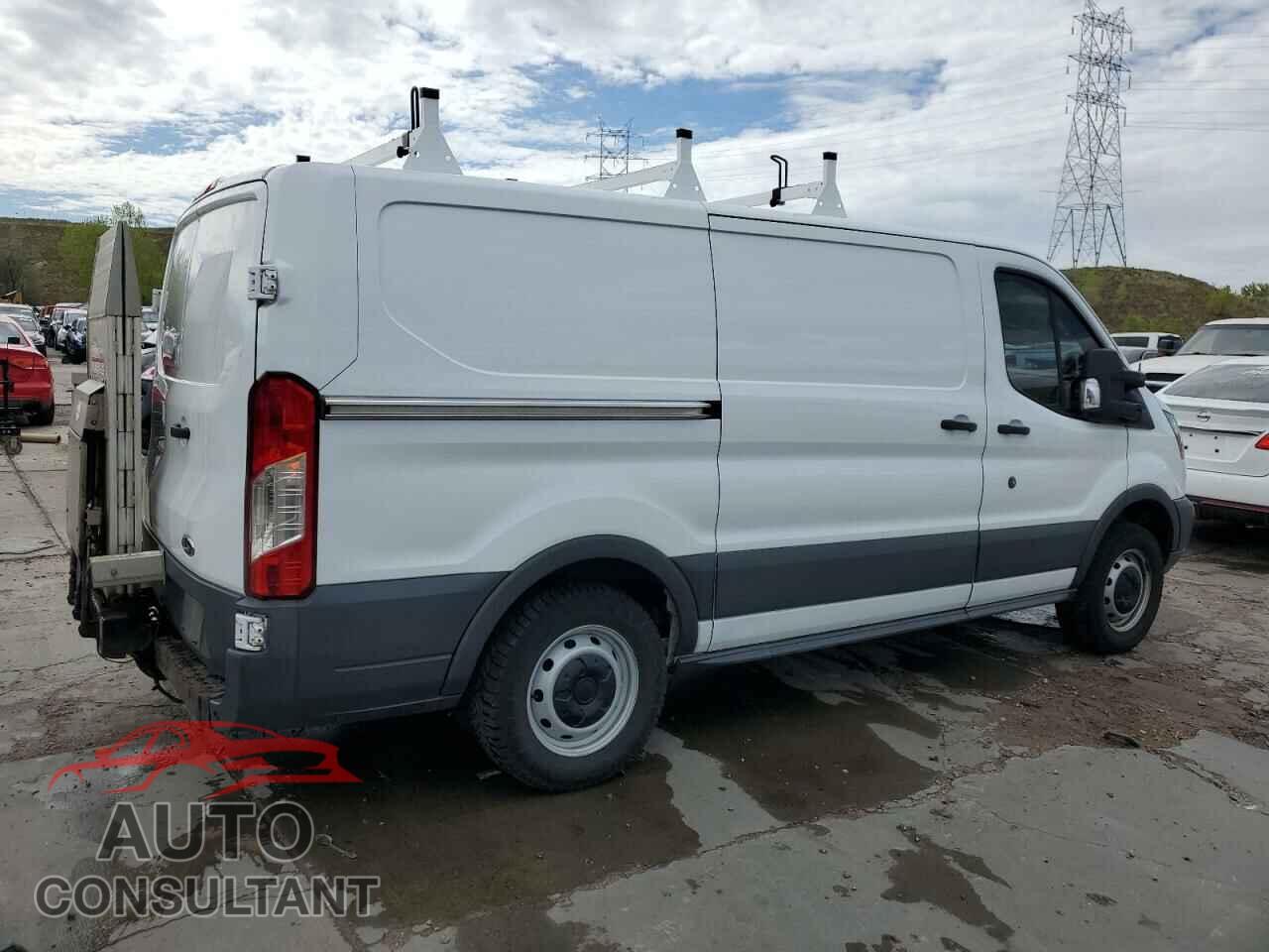 FORD TRANSIT 2017 - 1FTYR1YMXHKB37954