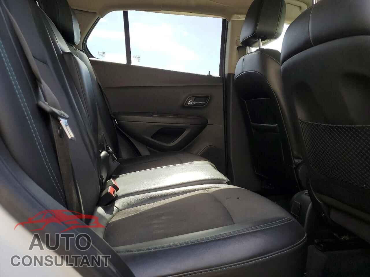 CHEVROLET TRAX 2015 - KL7CJLSB5FB218312