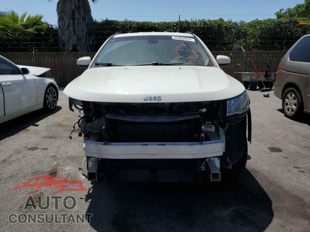 JEEP COMPASS 2018 - 3C4NJDBB4JT450778