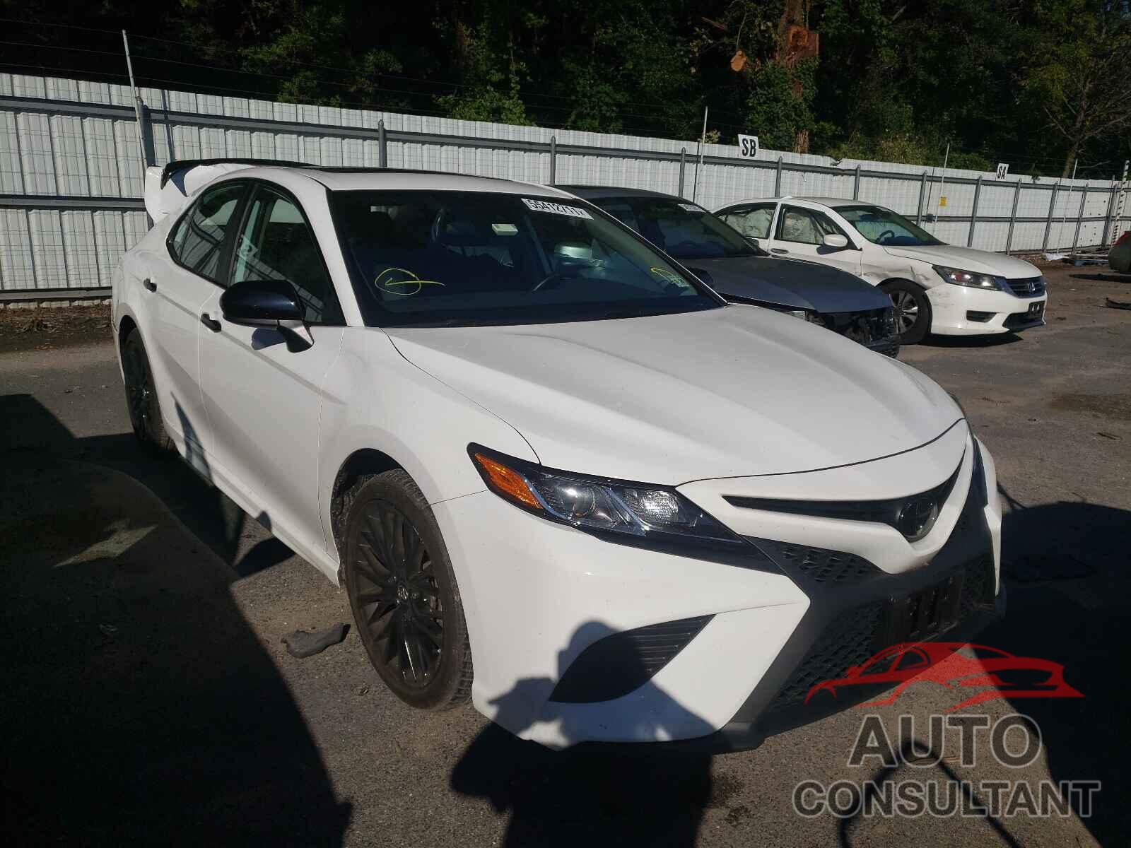 TOYOTA CAMRY 2019 - 4T1B11HK2KU270775