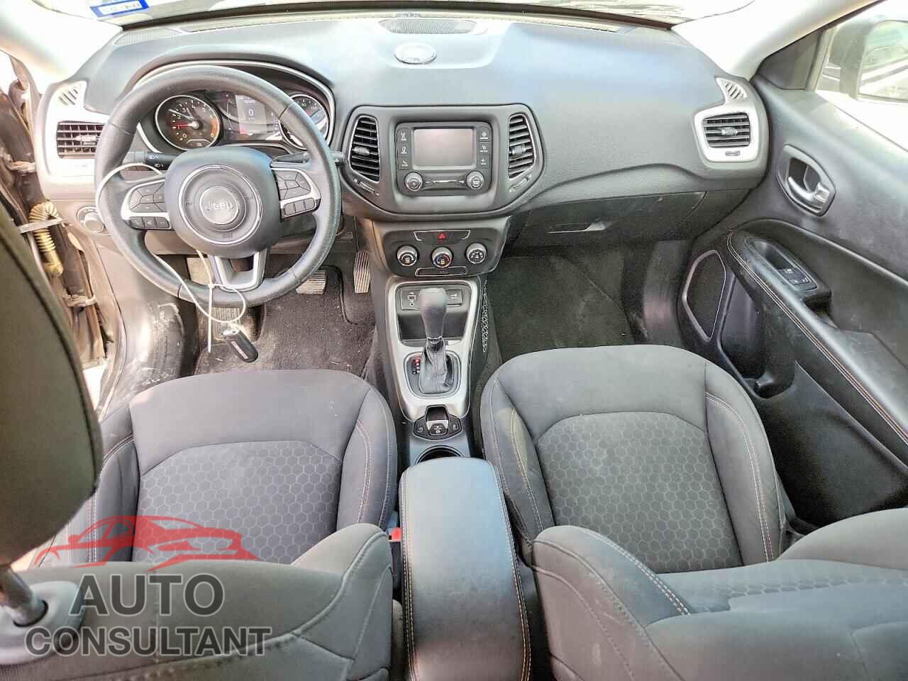 JEEP COMPASS 2018 - 3C4NJCAB2JT214948