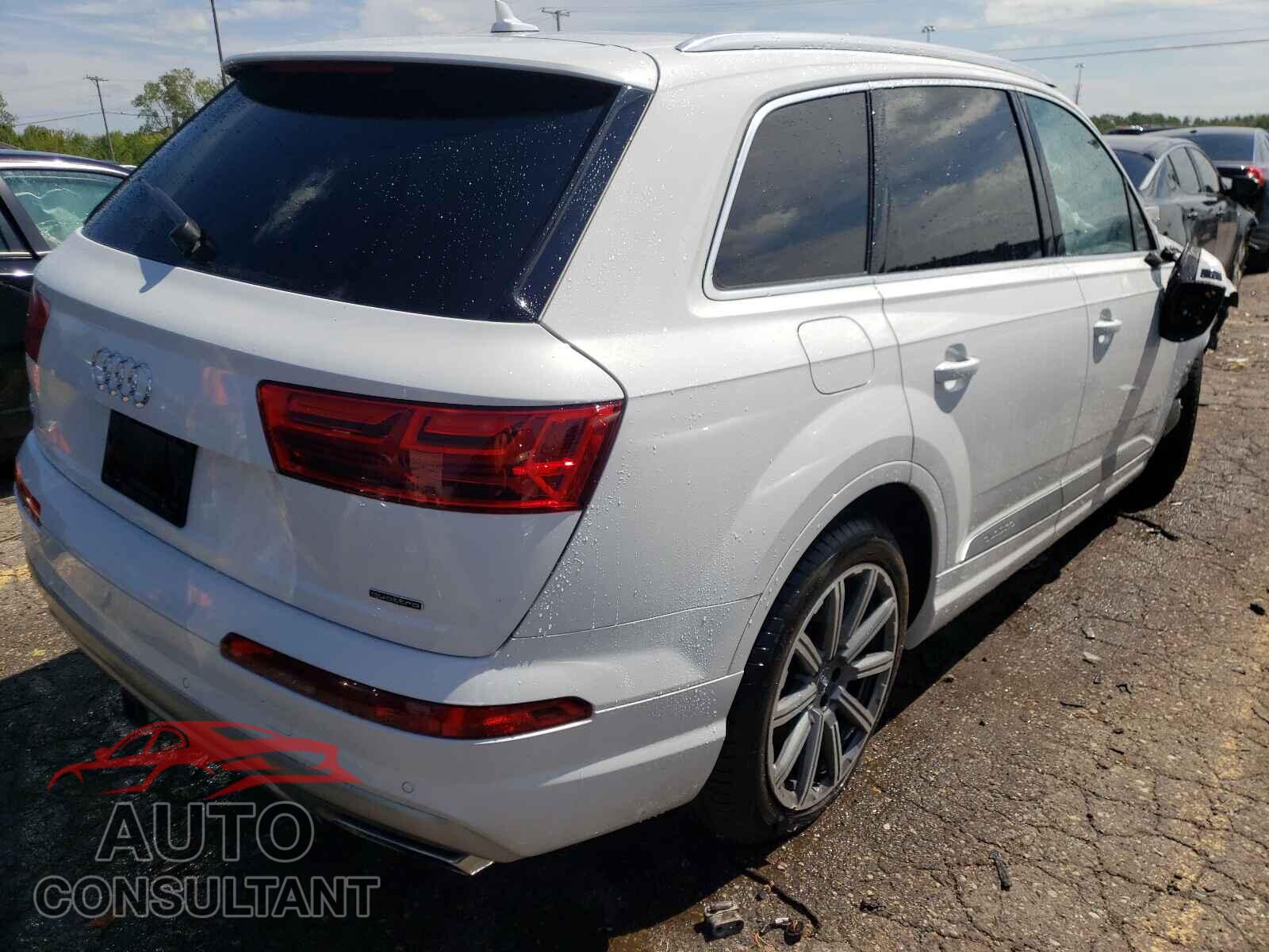 AUDI Q7 2018 - WA1LHAF70JD044178