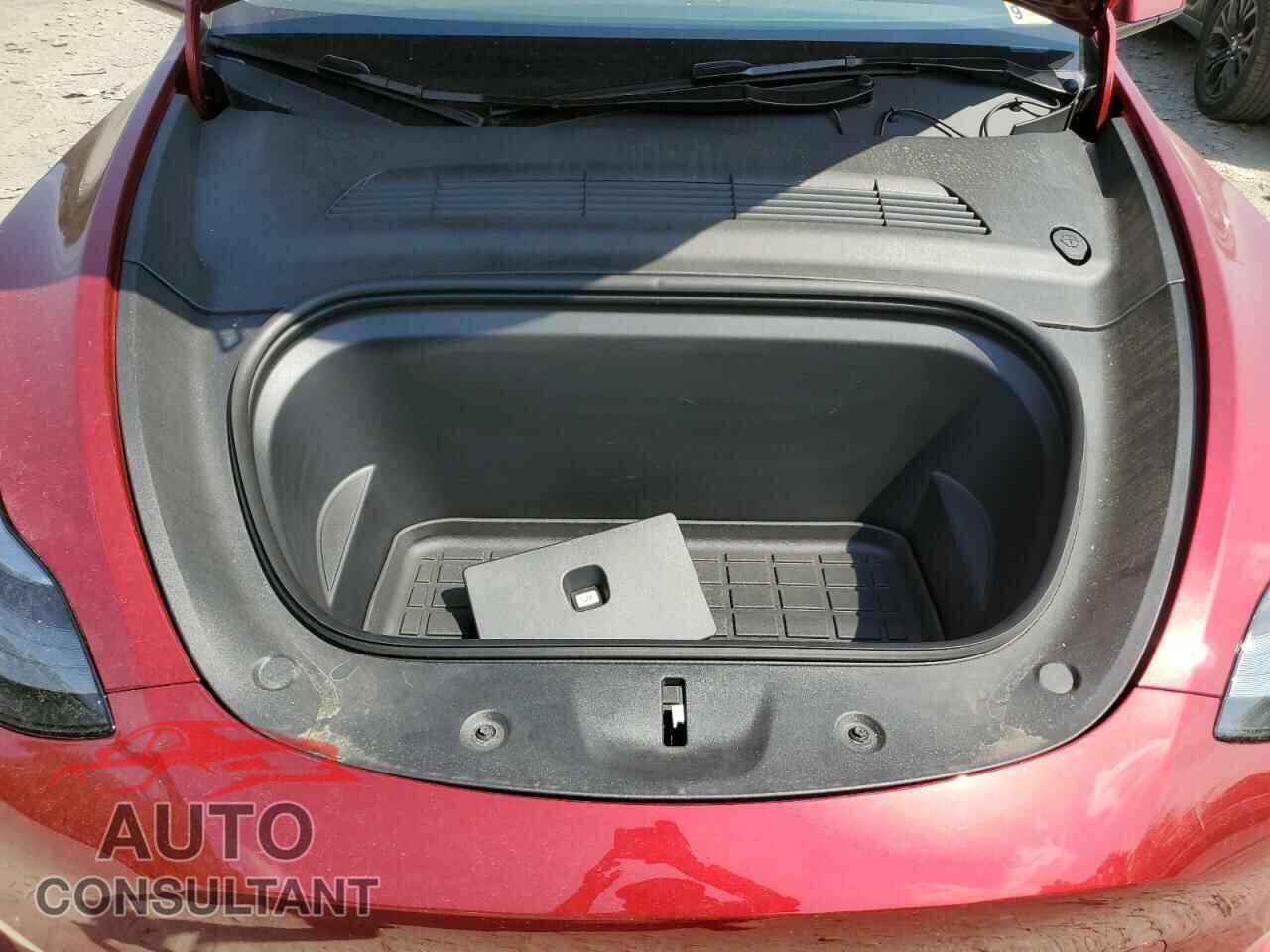 TESLA MODEL Y 2024 - 7SAYGDEE2RF197362