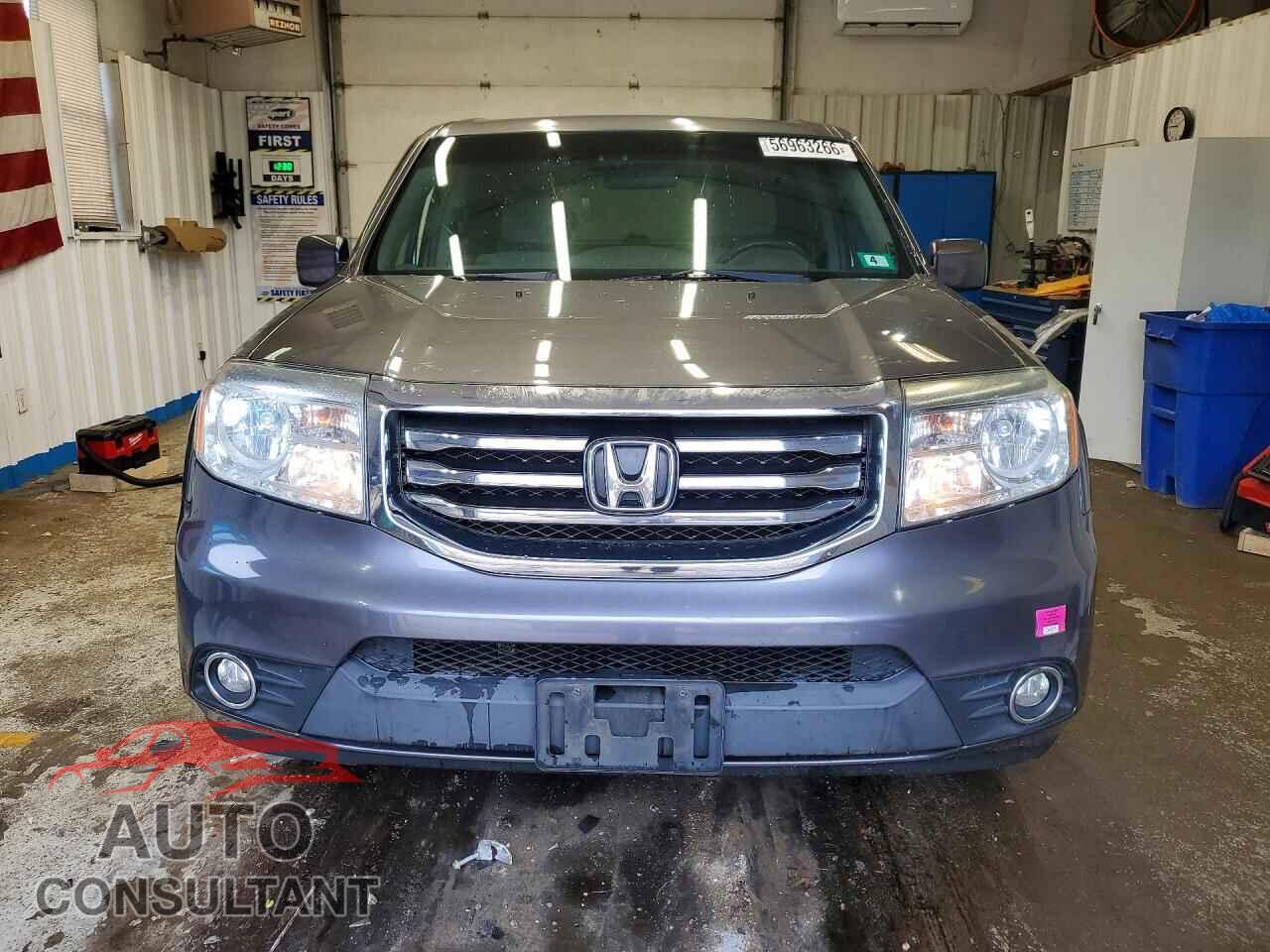 HONDA PILOT 2015 - 5FNYF4H36FB010856