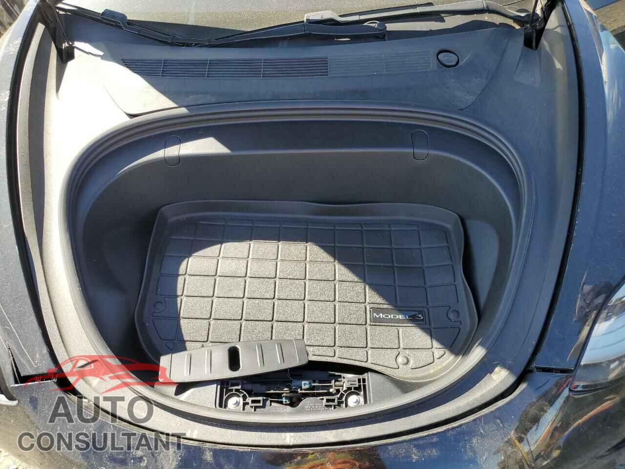 TESLA MODEL 3 2018 - 5YJ3E1EBXJF090582